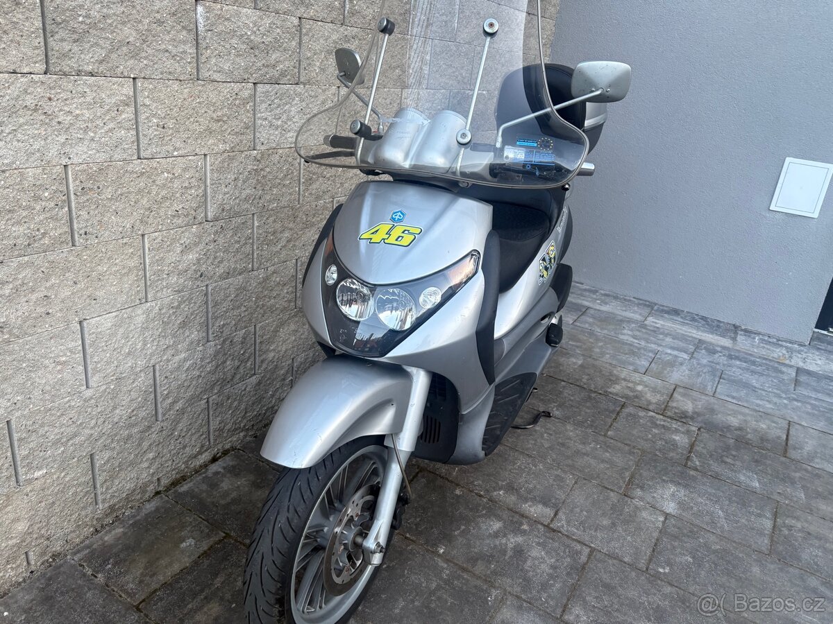 Piaggio bevely 125 - 6
