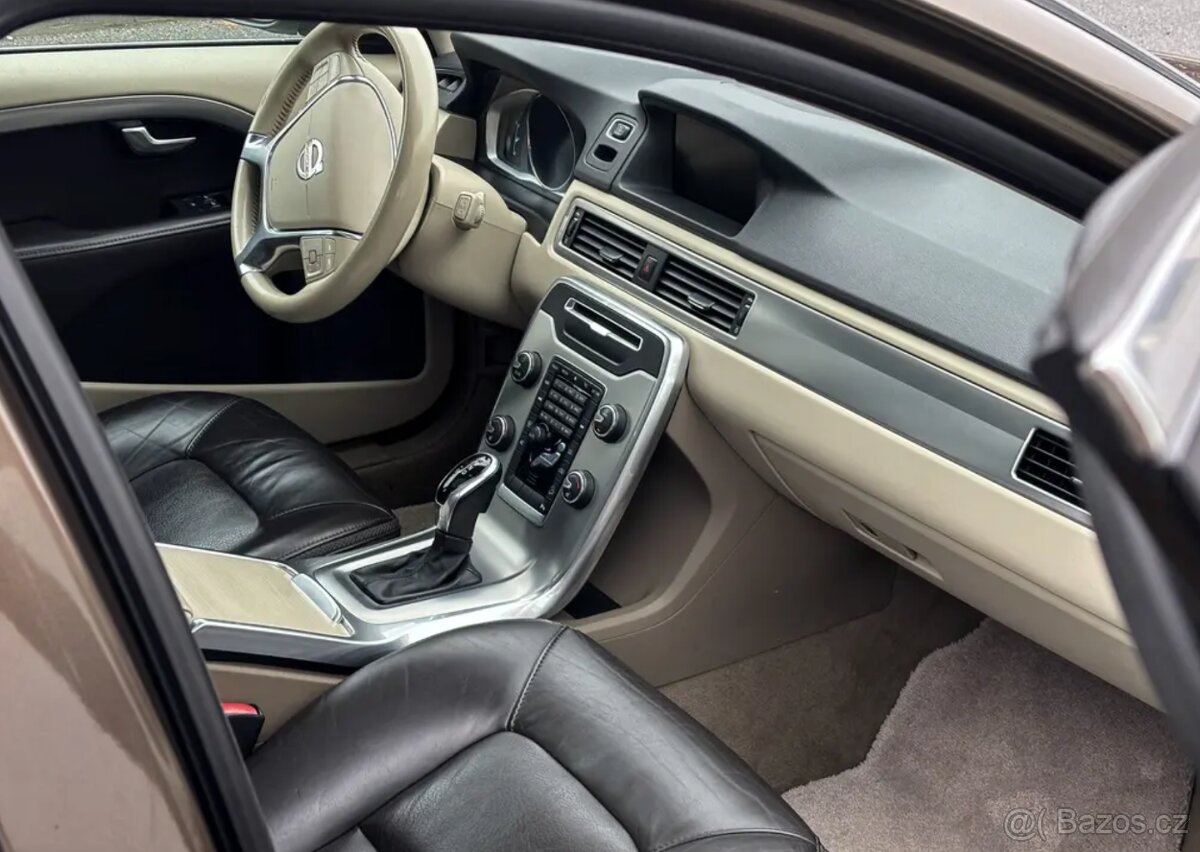 VOLVO XC70 D5 AWD SUMMUM - 6