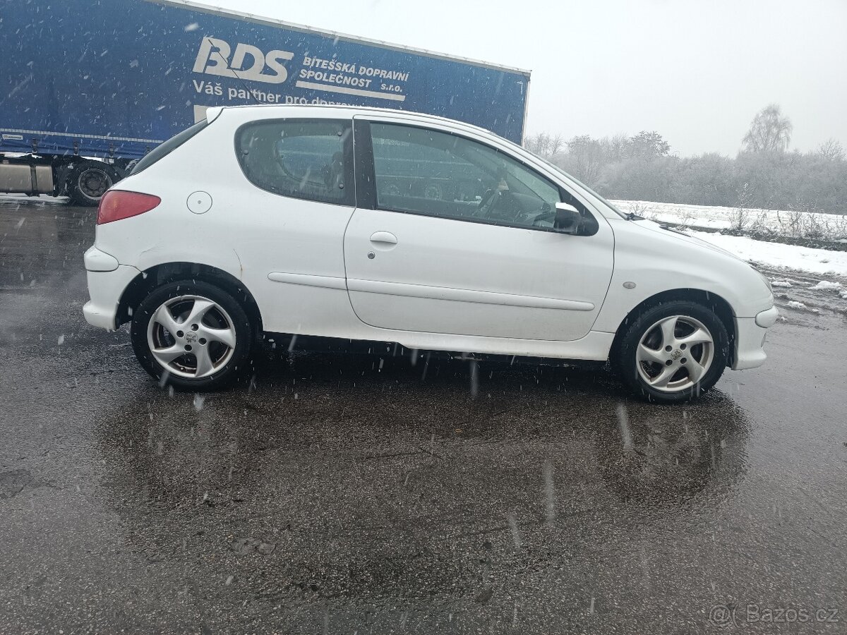 Prodám Peugeot 206 AUTOMAT - 6