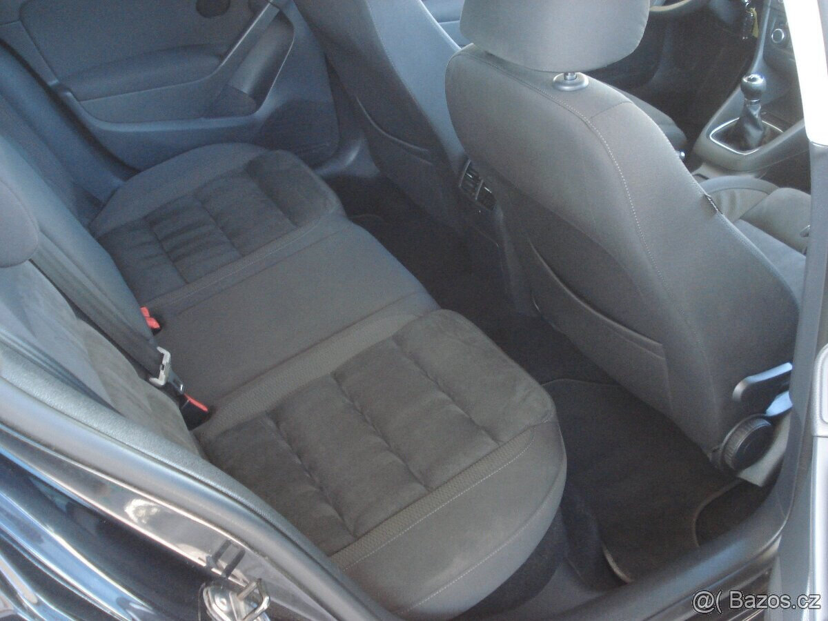 Volkswagen Golf 1.6 TDi HIGHLINE - 6