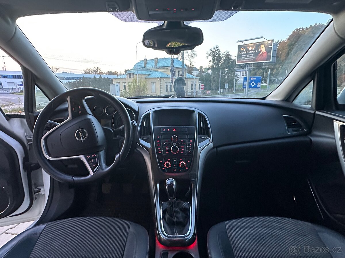 Opel Astra J 1.6 - 6