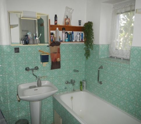 1/4 podíl na R.D. č.p. 43 a pozemcích, LV 190 v kat. úz. Pod - 6