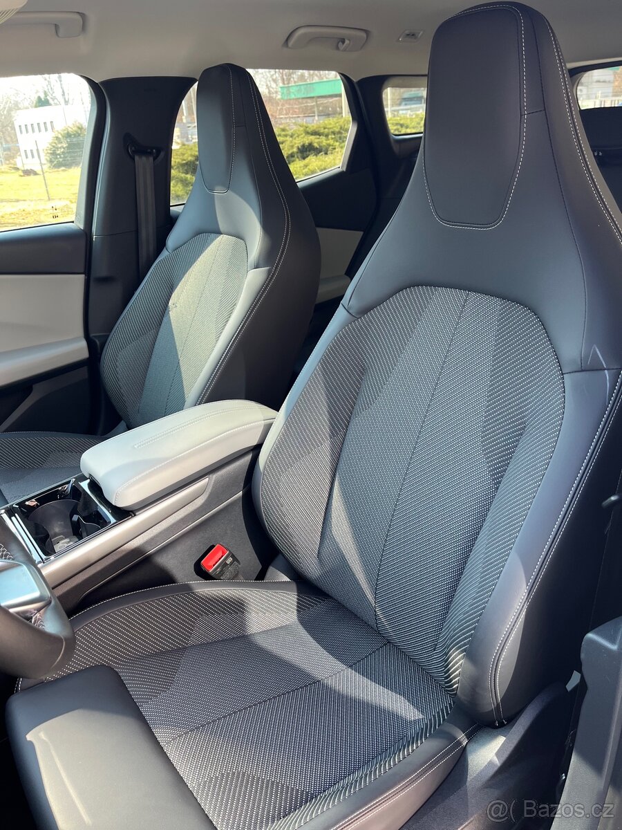 Ford Explorer EV - 6