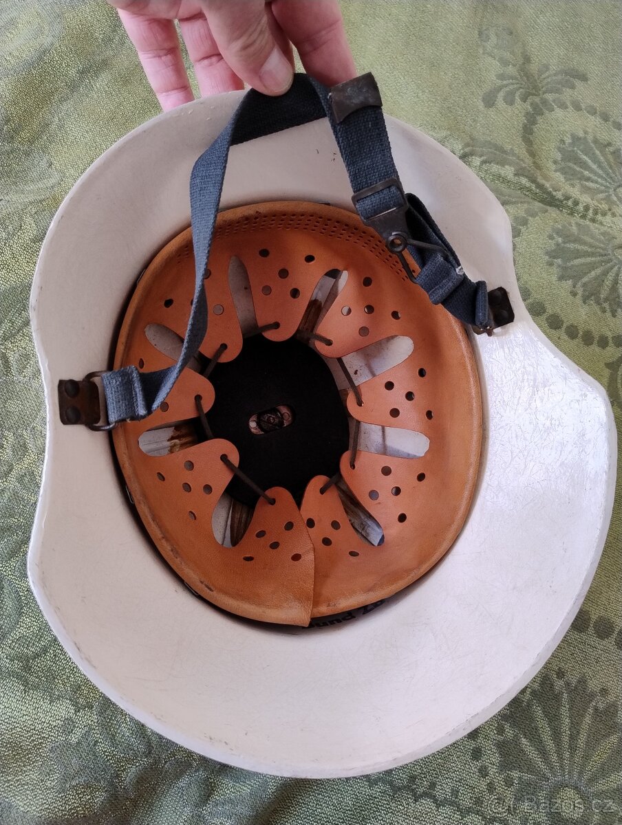 PŘILBA BUNDESWEHR HASIČSKÁ - 6