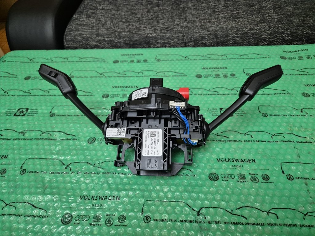 Škoda Octavia III, VW Golf VII, Seat Leon přepínač kombinov - 6