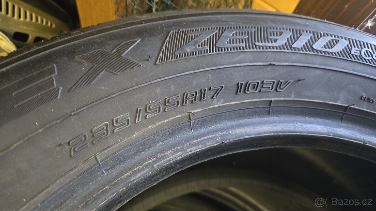 Falken 235/55R17 - 6