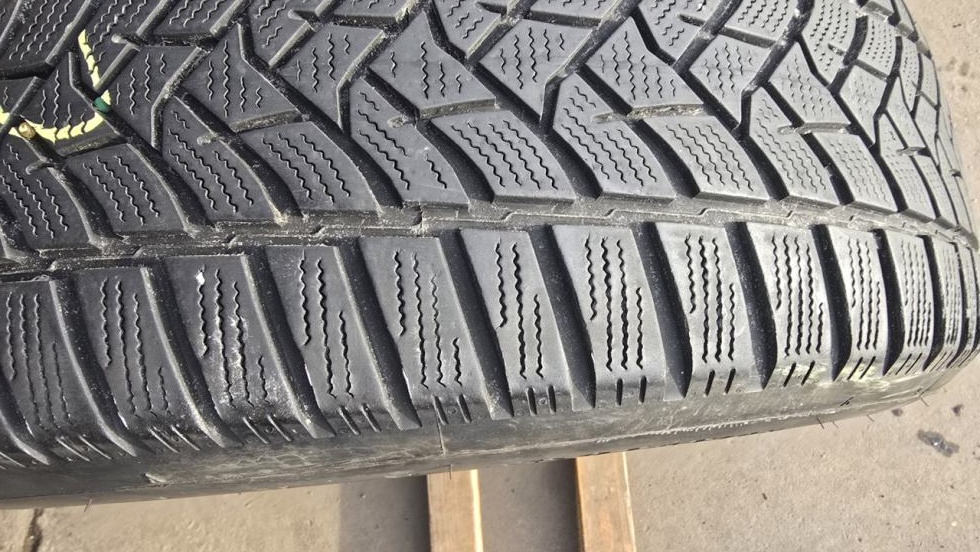 Zimní pneu 215/60/16 Dunlop - 6