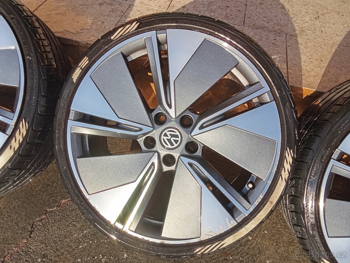 Alu kola Enyaq Regulus r19 - 6