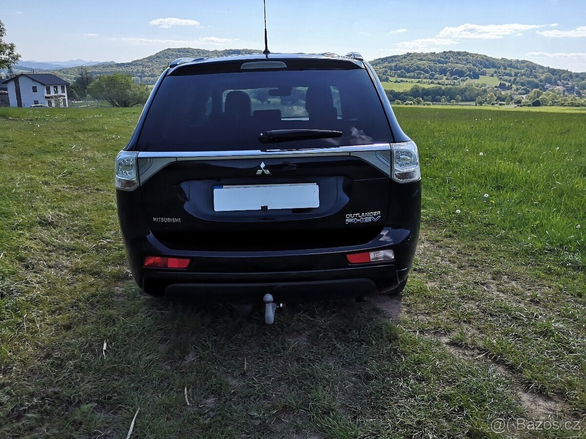MITSUBISHI OUTLANDER PHEV HYBRID PLNÝ SERVIS - 6