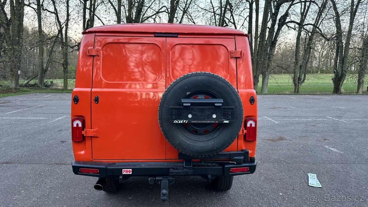 UAZ Buchanka 3909 - 6