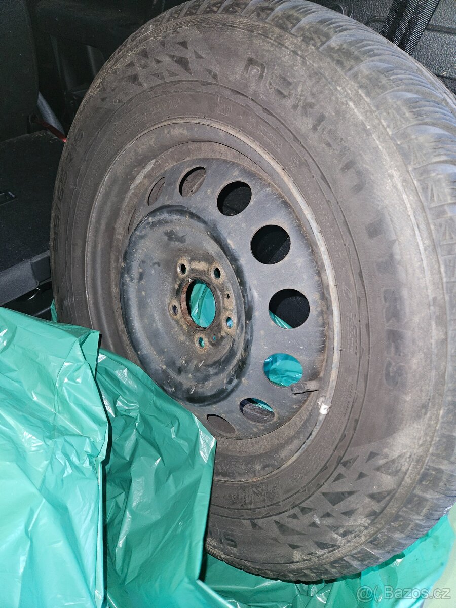 Zimni pneu + plechove disky - 6