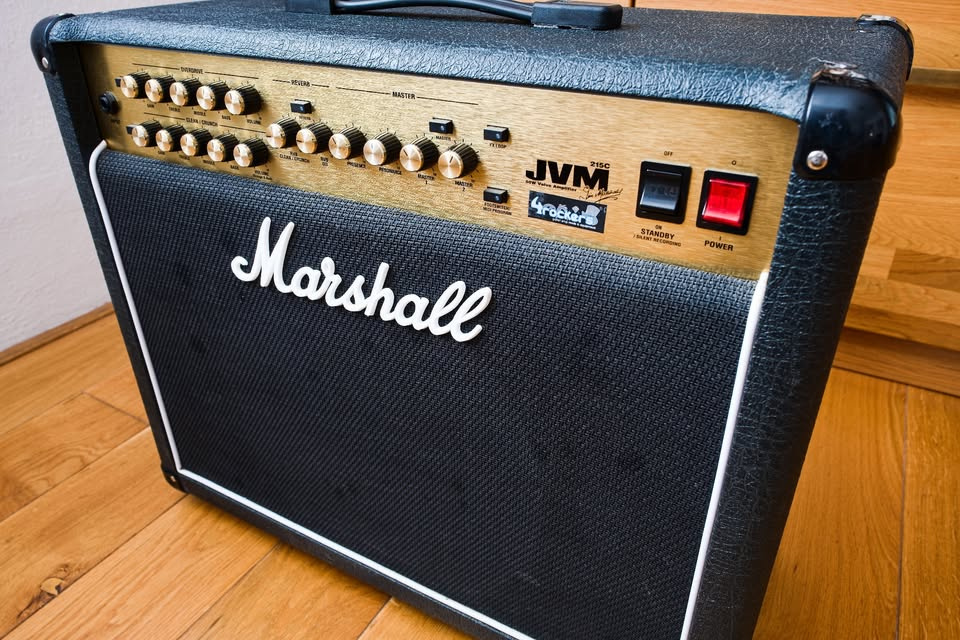 Marshall JVM 215c - 6