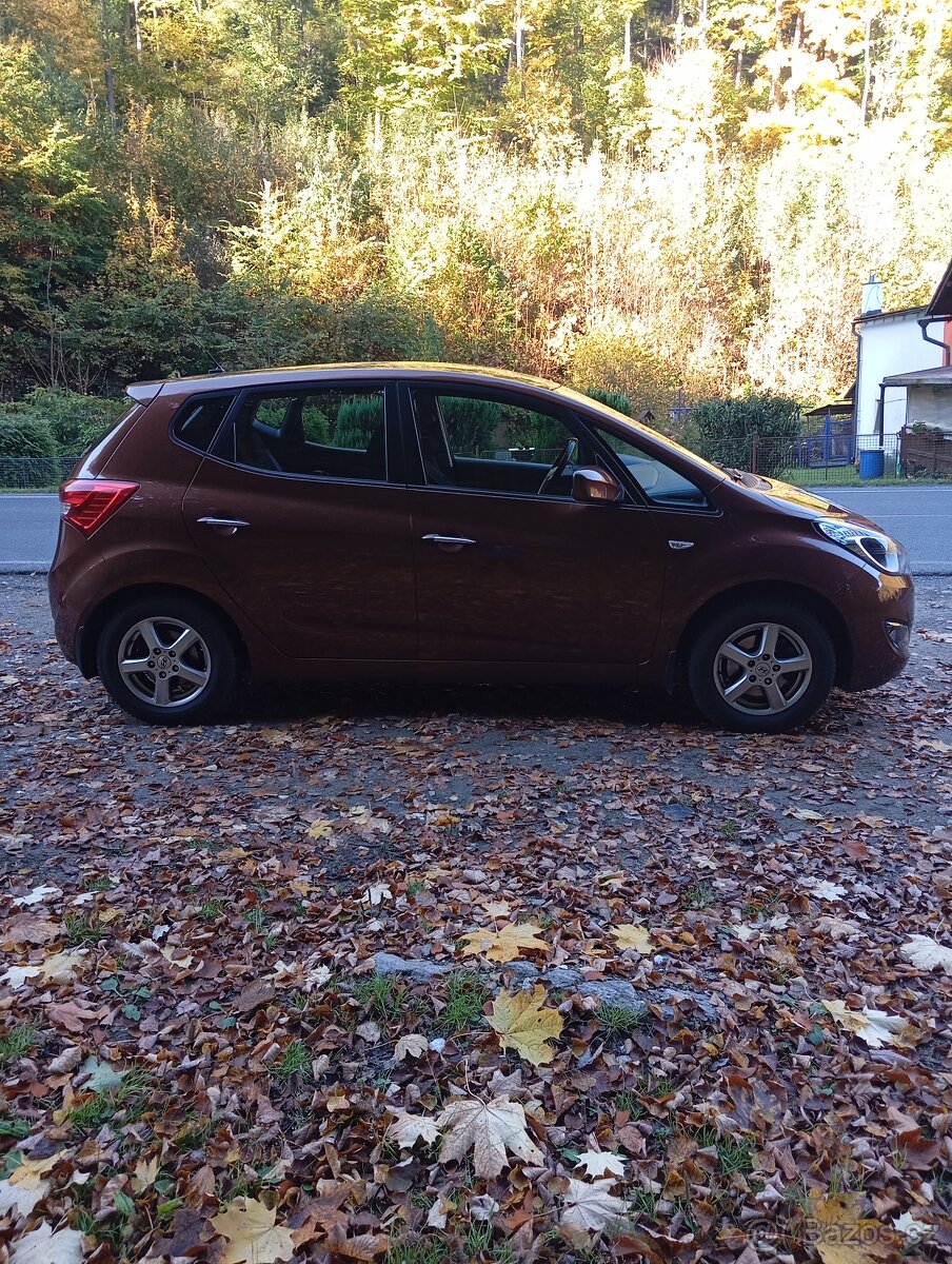 Hyundai ix20,Čr,1.4/16v/66kw,1.majitel,najeto 54.871km - 6