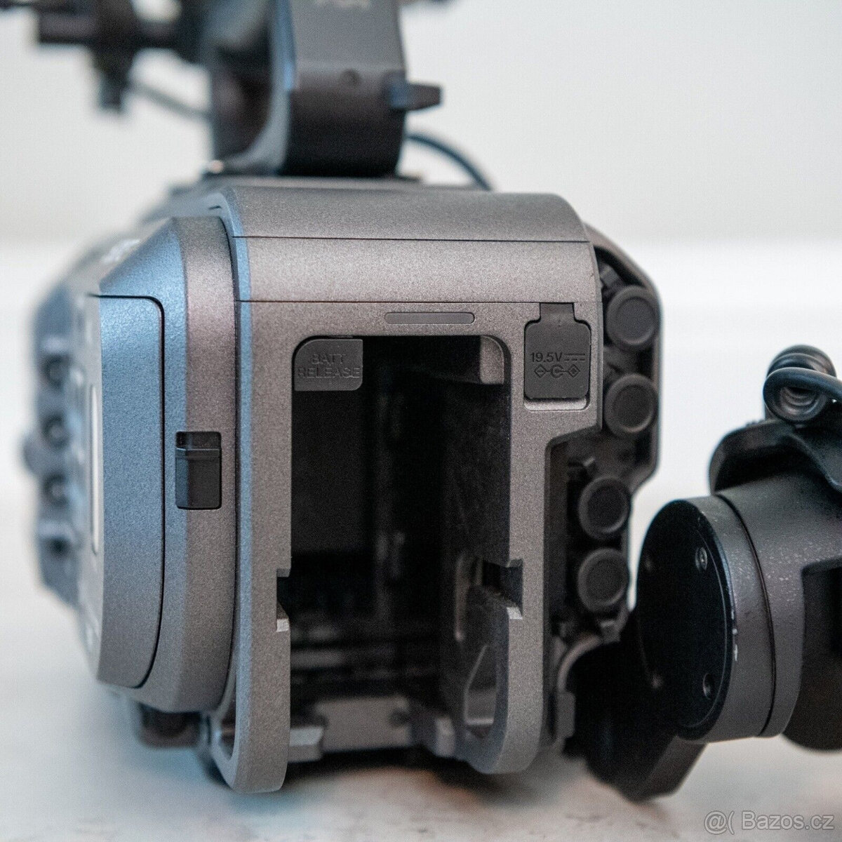 Profesionální videokamera Sony PXWFX9V FX9 – černá - 6