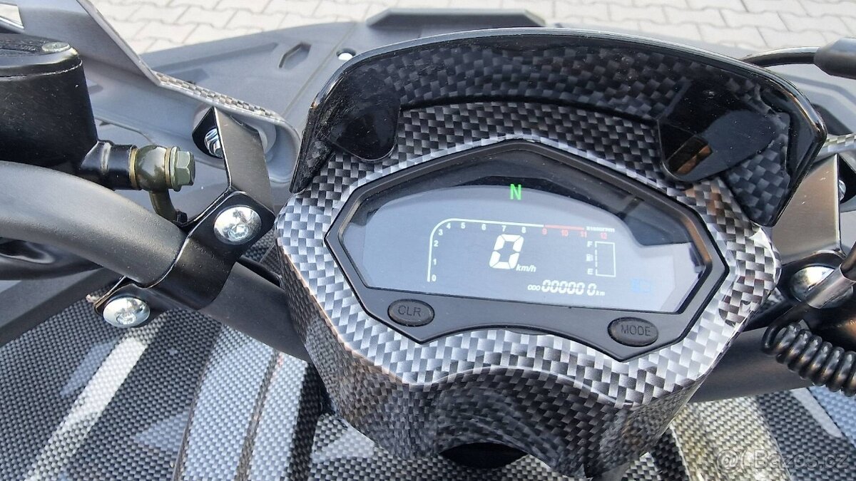 Dětská čtyřtaktní čtyřkolka RockRider Deluxe. - 6