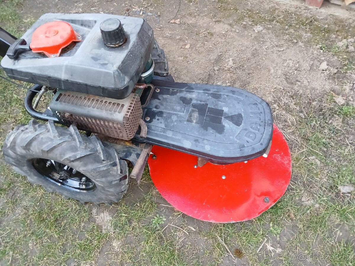 Bubnova sekačka DAKR s motorem VARI - 6