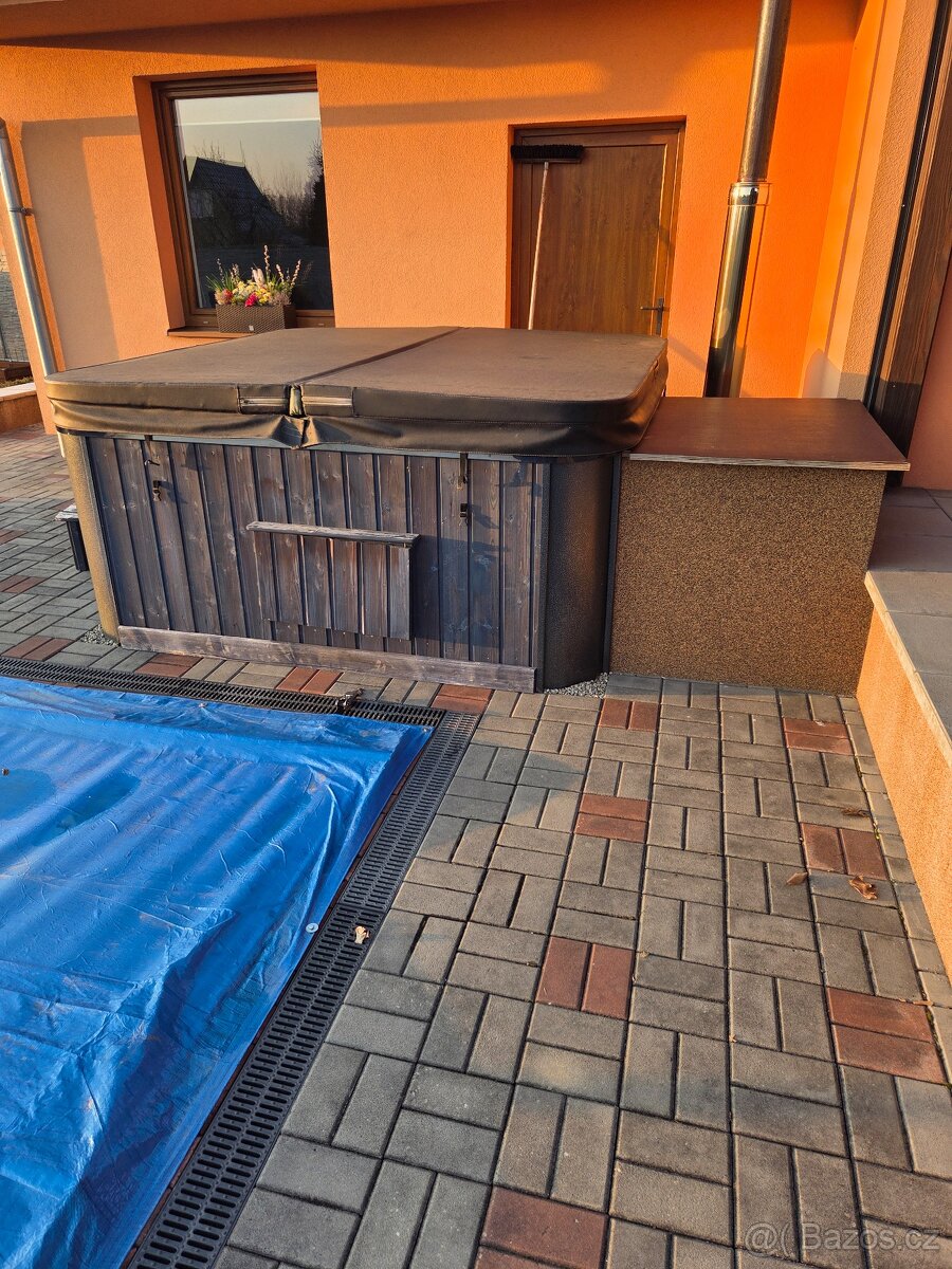 VÍŘIVKA S TOPENIŠTĚM - 6