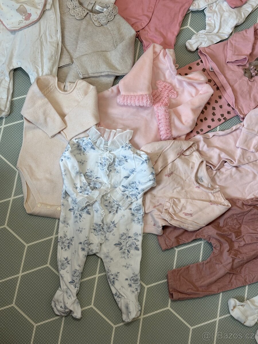 Sada oblečení pro holčičku 0–3 měsíce. - 6