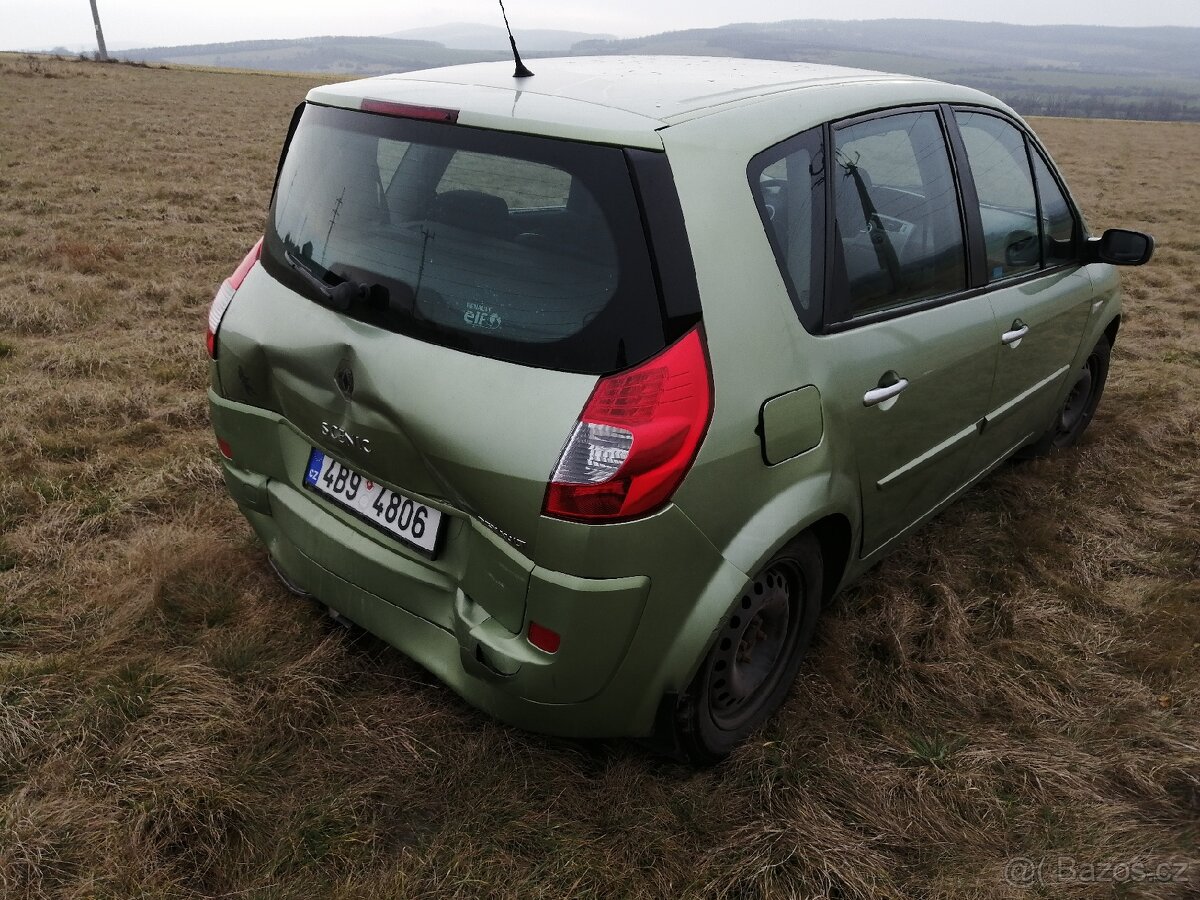 Prodám Renault megan scenic 2 r.v 2007 na ND - 6