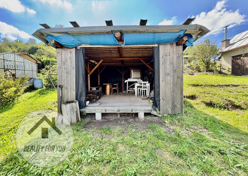 Prodej zahrádky o výměře 400 m2 v poslední linii zahrádkářsk - 6