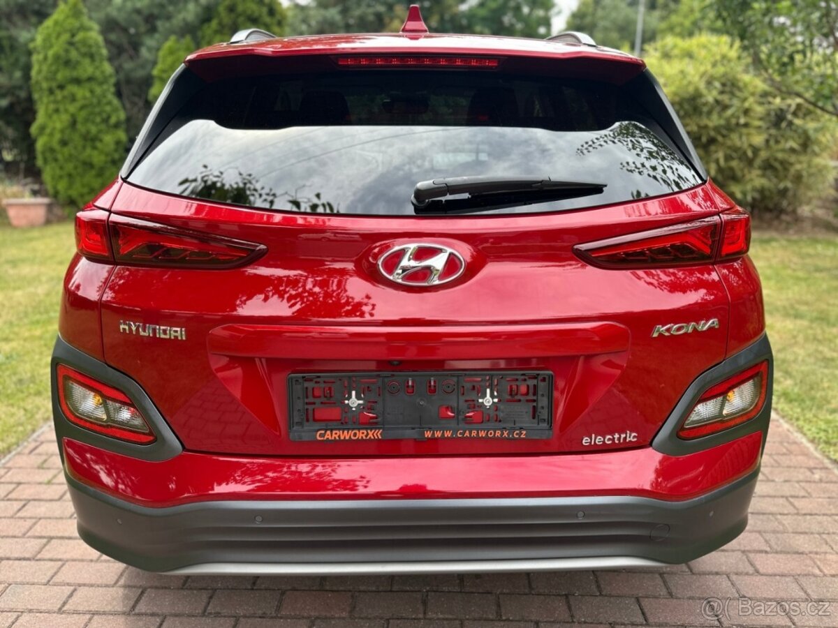 Prodávám Hyundai Kona 150kw 64 kWh Premium - 6