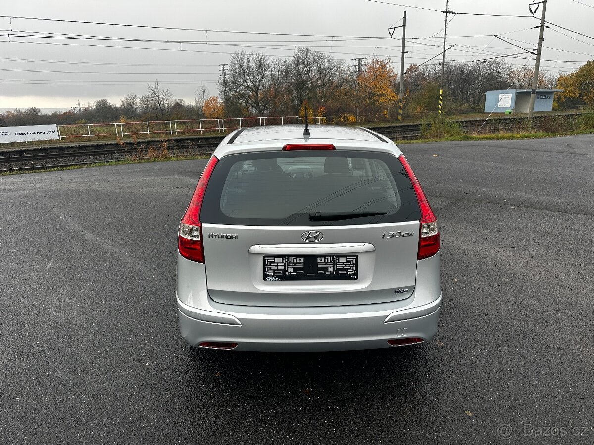 HYUNDAI i30 CW, 1.6 CRDi, r.v. 2011 - 6