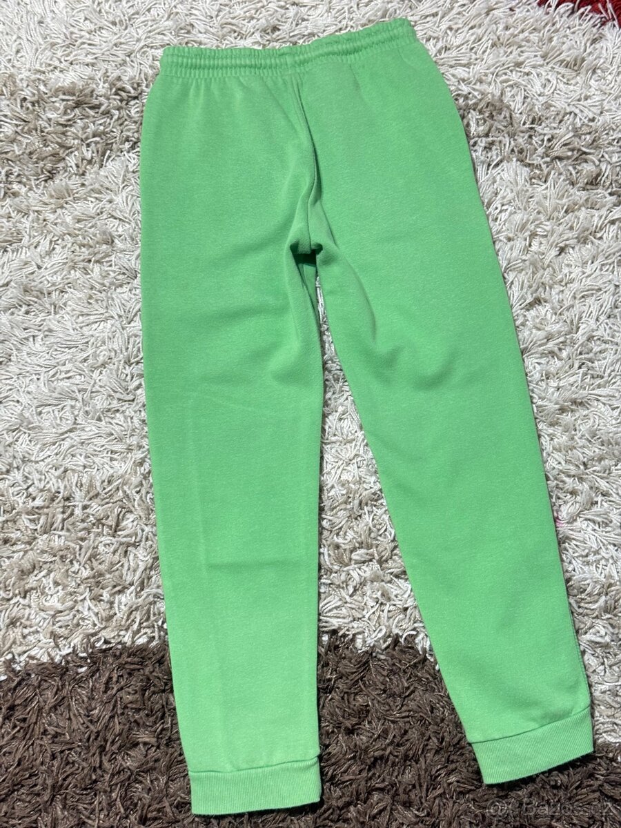 Zelené tepláky 128/134 - 6