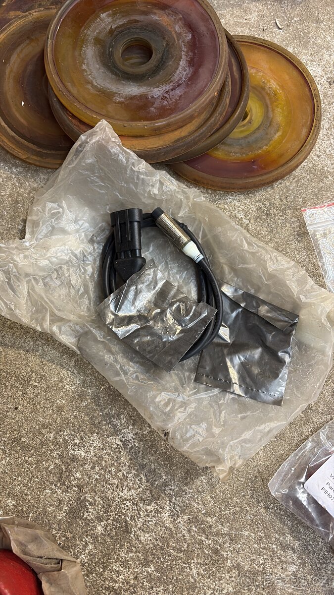 Prodám díly na postřikovač Hardi - 6