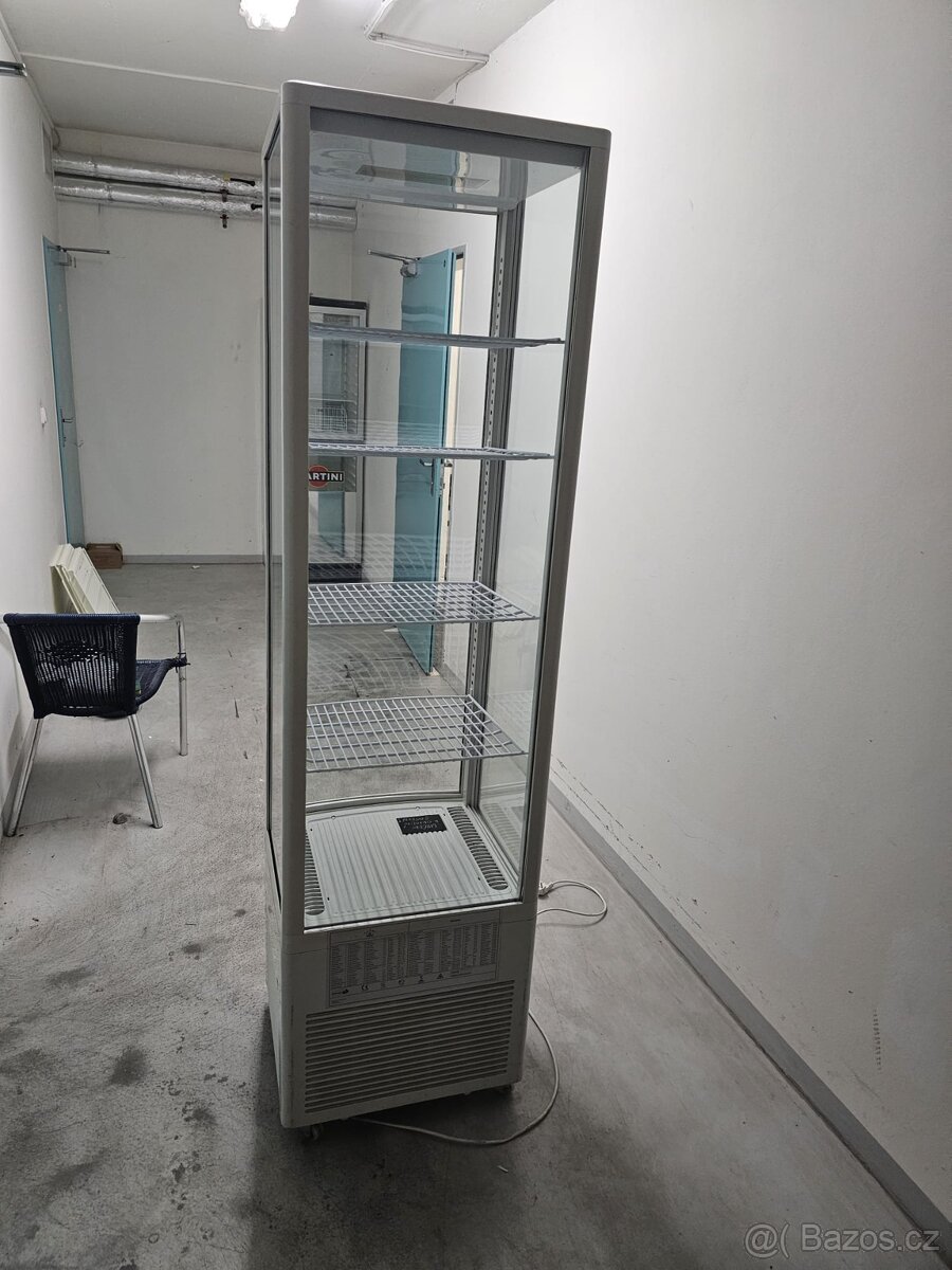 chladnička s vitrínou - 6