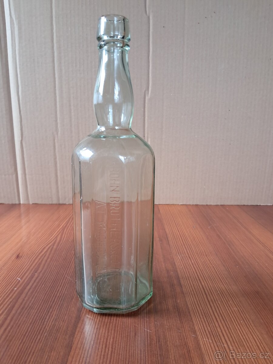 staré lahve od alkoholu - 6