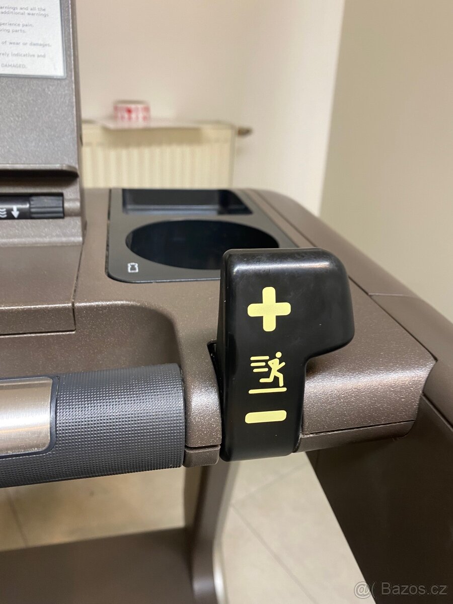 Technogym Artis Run – TOP běžecký pás s LCD, Unity 2 - 6