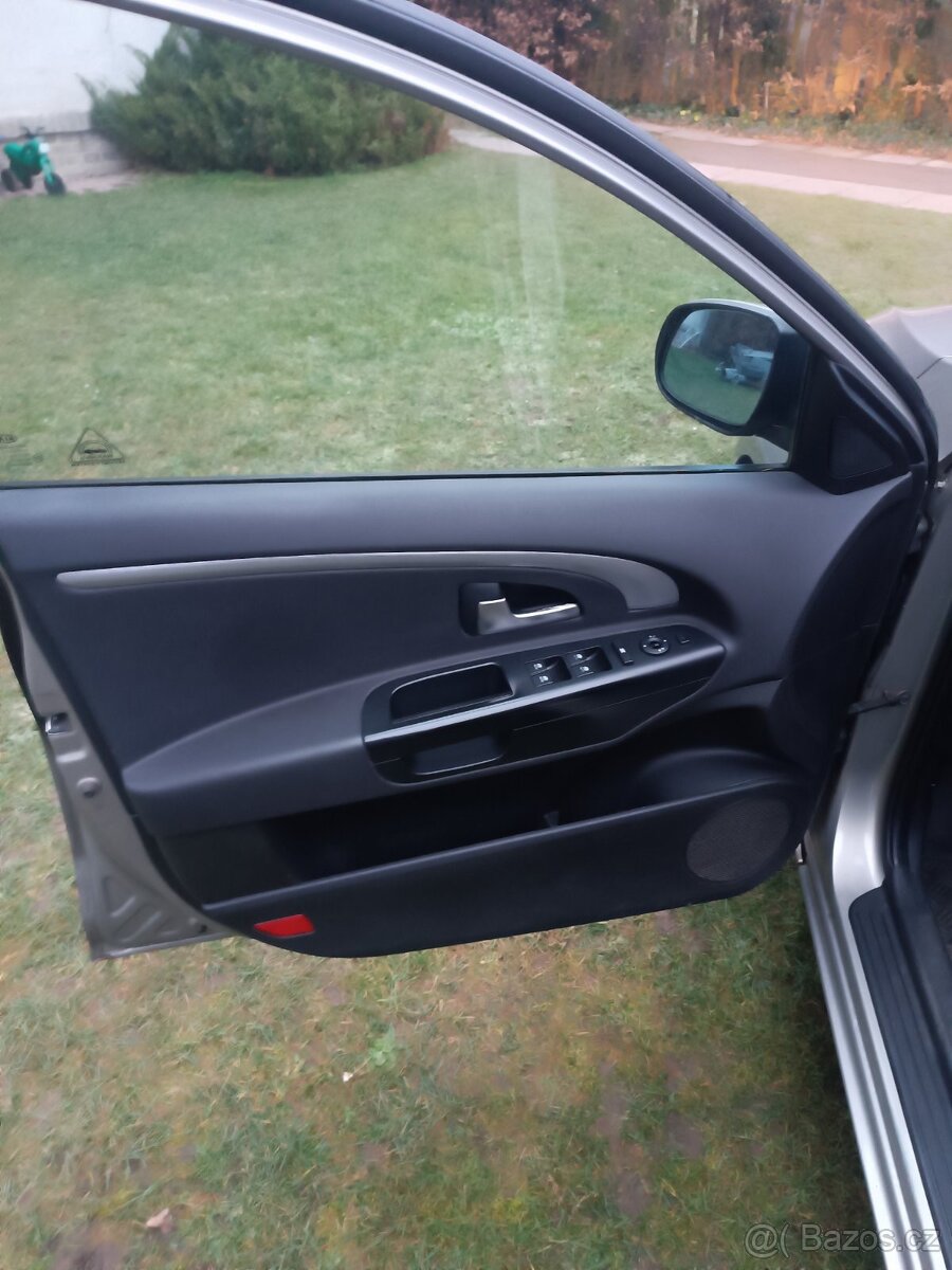 Kia Ceed 2012, 1.6 benzín - 6