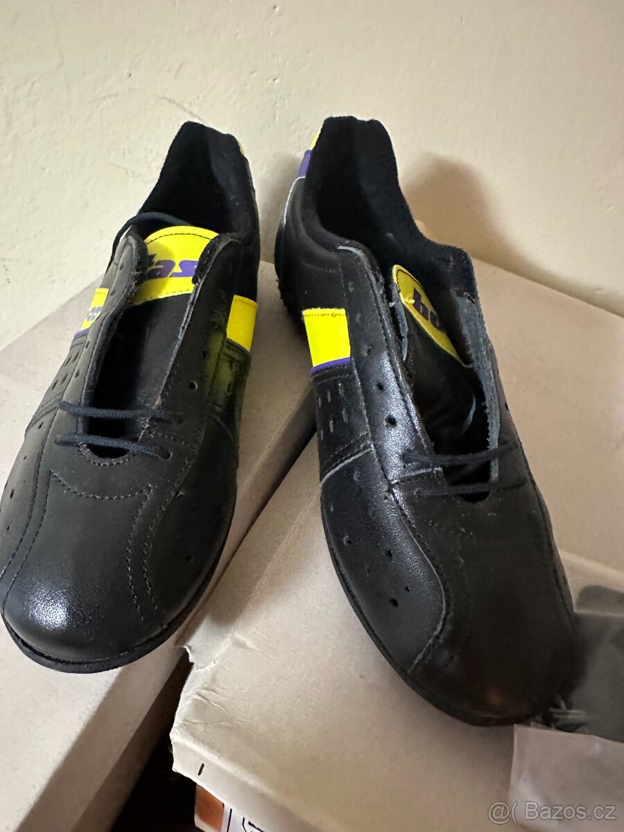 Botas tretry NOVÉ - 6