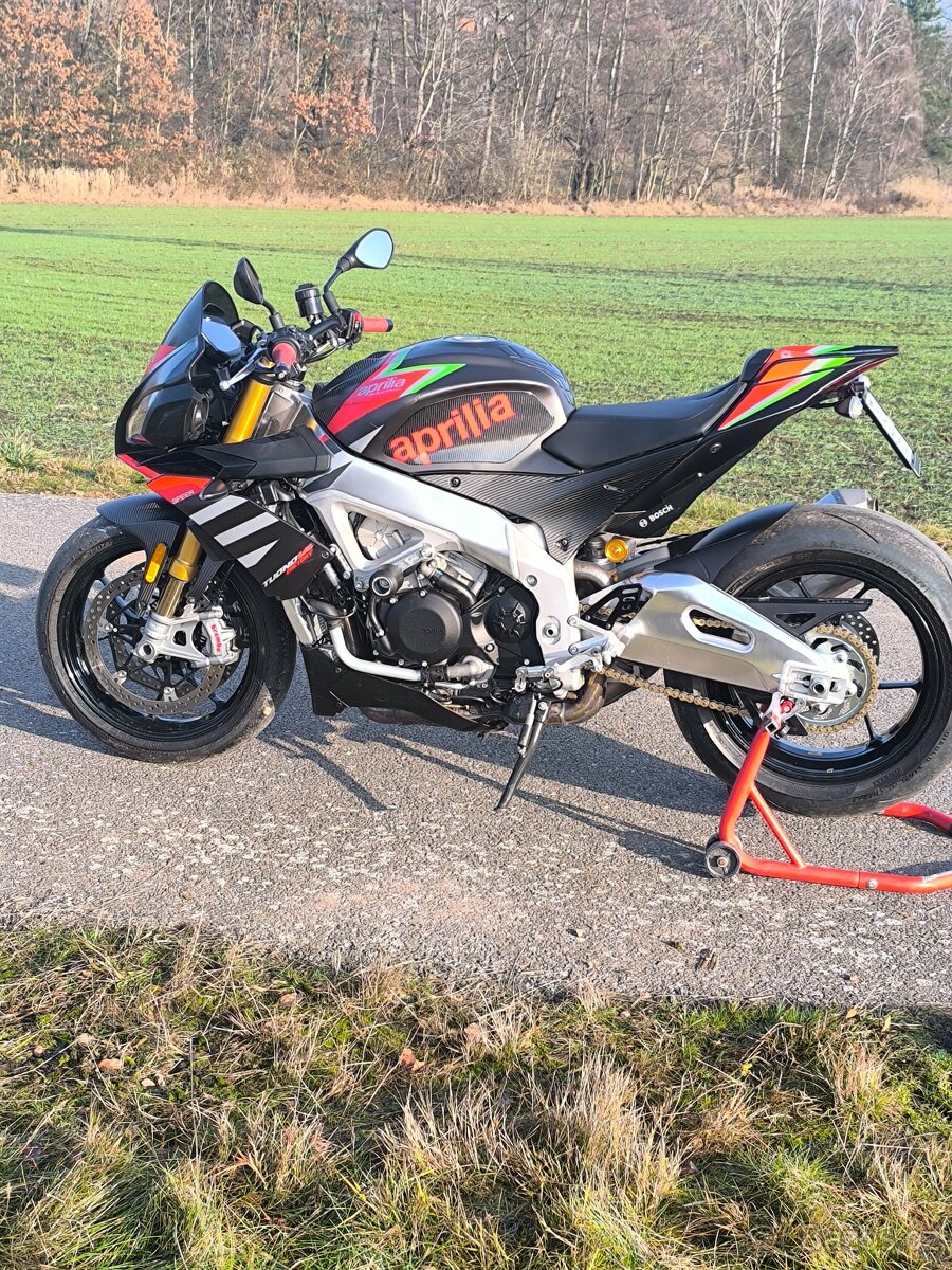 Aprilia Tuono V4 Factory - 6