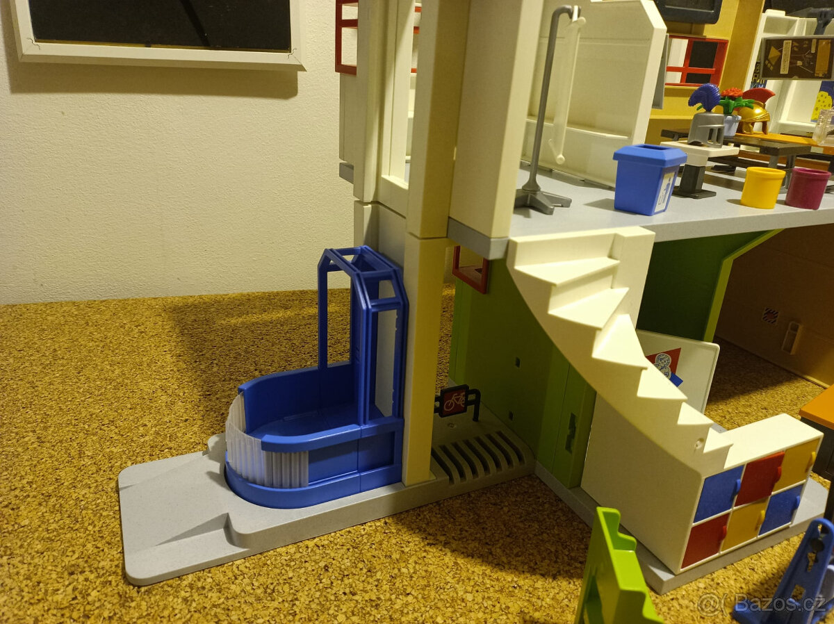Playmobil 9453 – Velká škola - 6