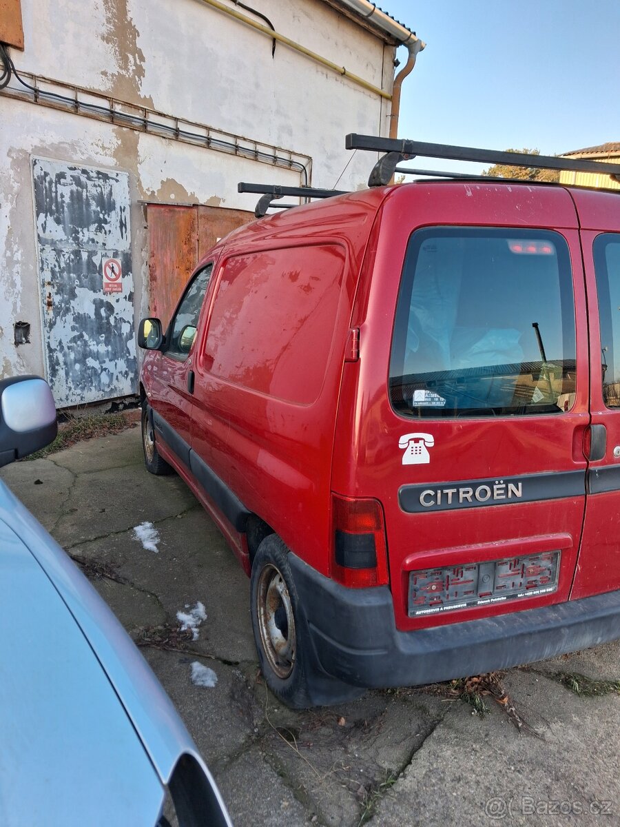 Peugeot Partner 1.9D rok 2004 veskere dily - 6