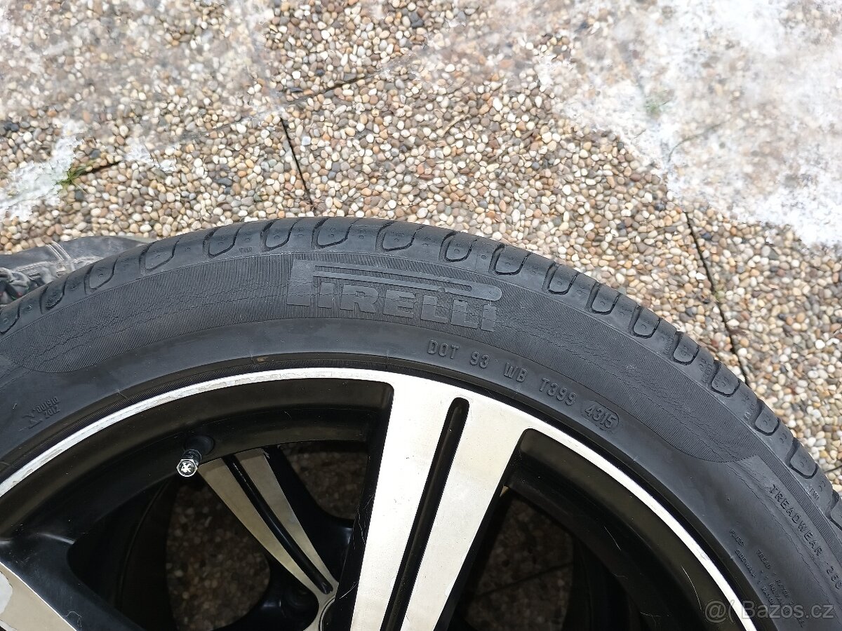 Prodám pneumatiky Pirelli Cinturato P7 235/45R18 - 6