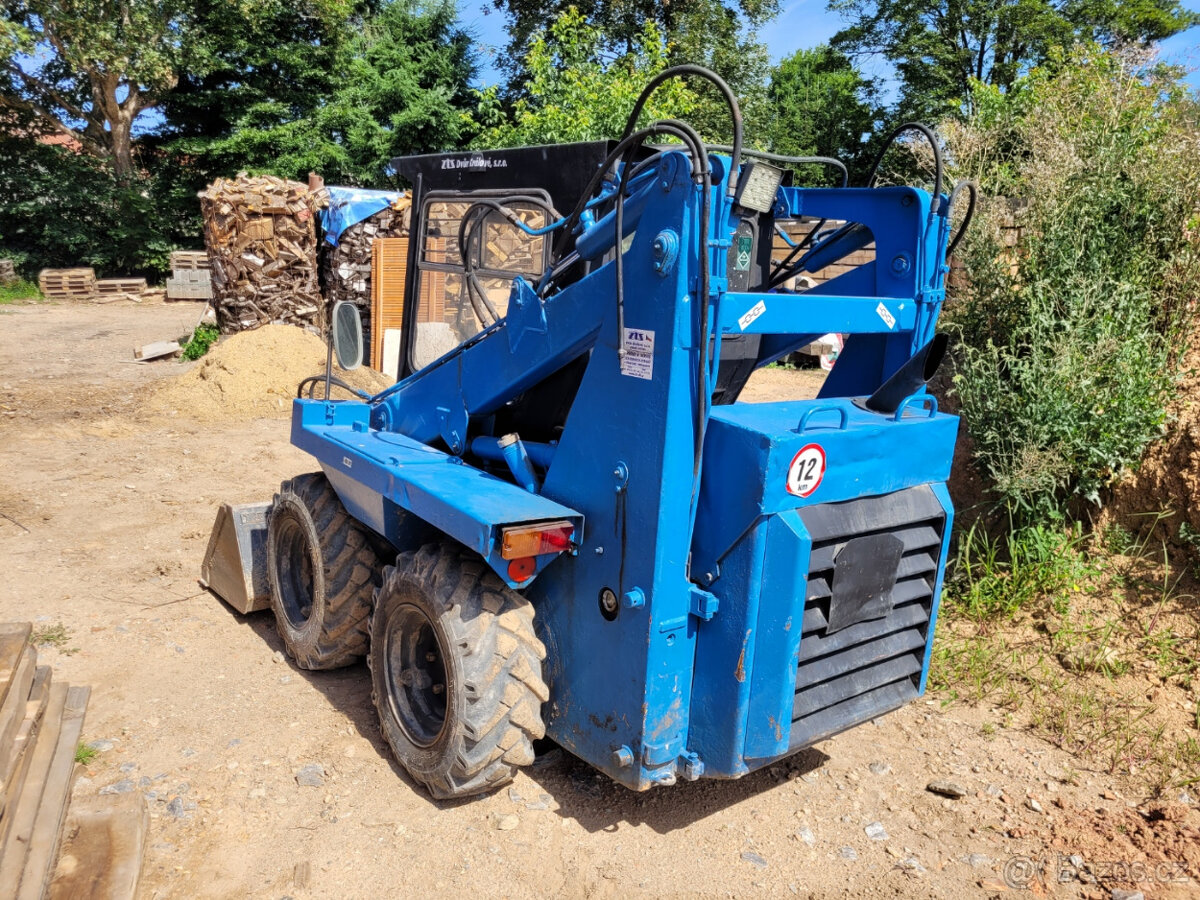 Smykový nakladač UNC 750 na prodej - 6