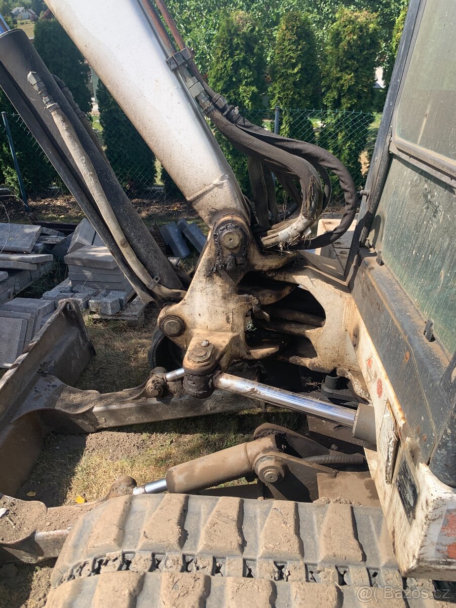 Pásový minibagr Bobcat 341 5t - 6