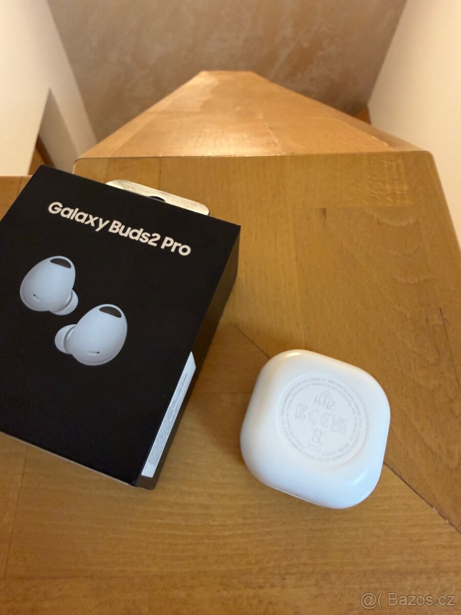 sluchátka Samsung Galaxy Buds2 Pro - Bílá (White) - 6