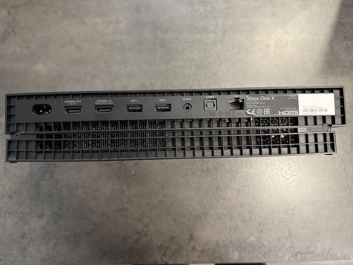 Xbox One X 1TB - 6