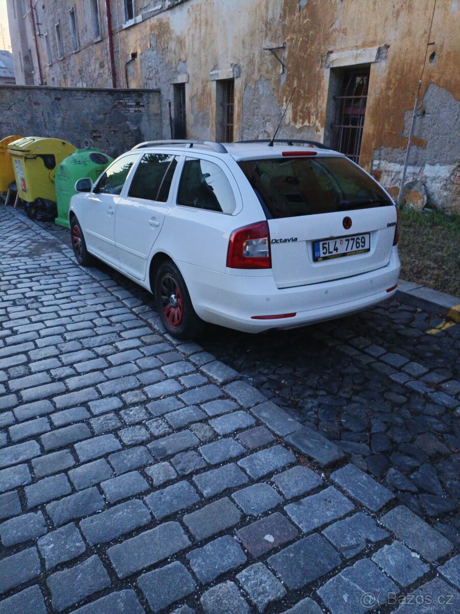 Škoda Octavia 2 1.6 77kw - 6