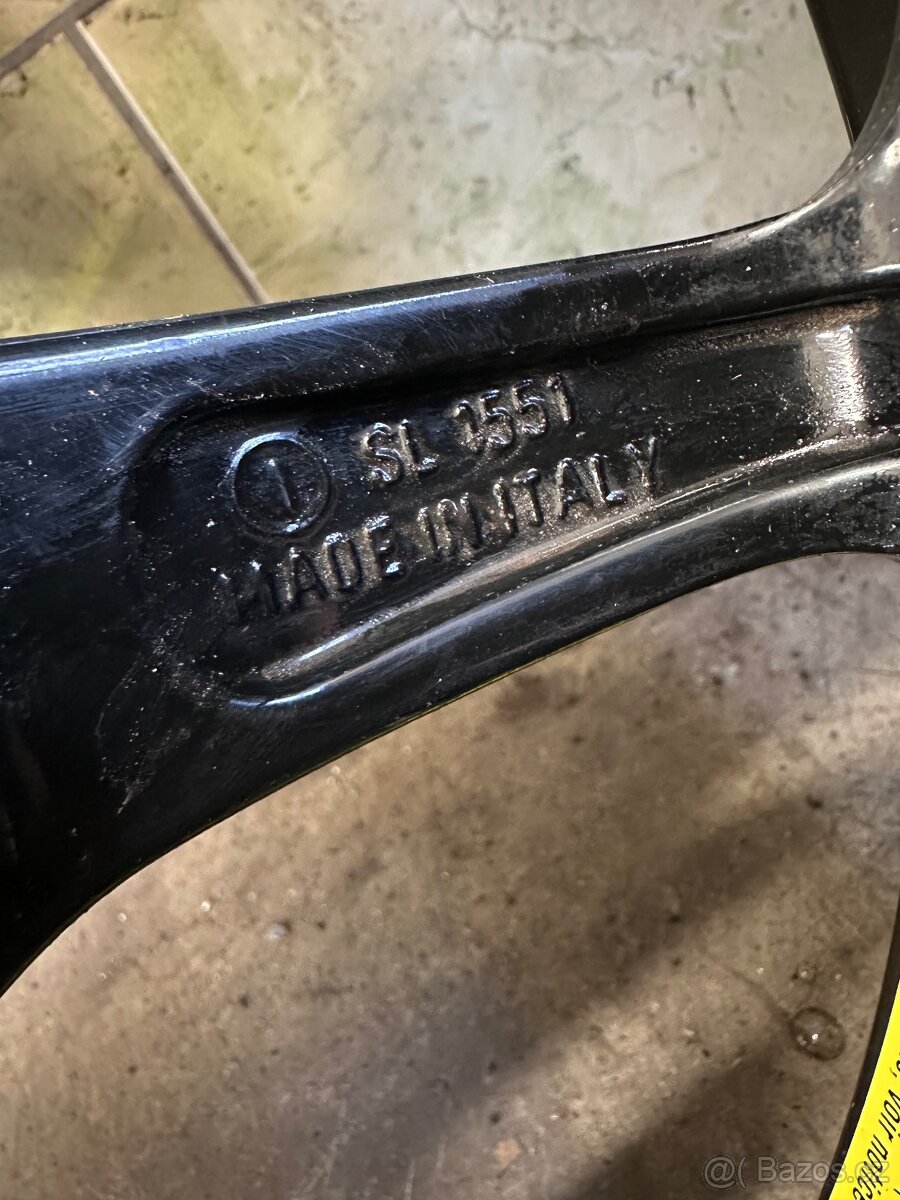 Dojezdové kolo Mercedes - 6