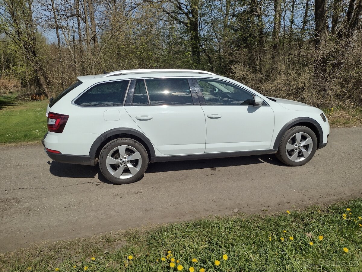 Škoda Octavia Scout - 6