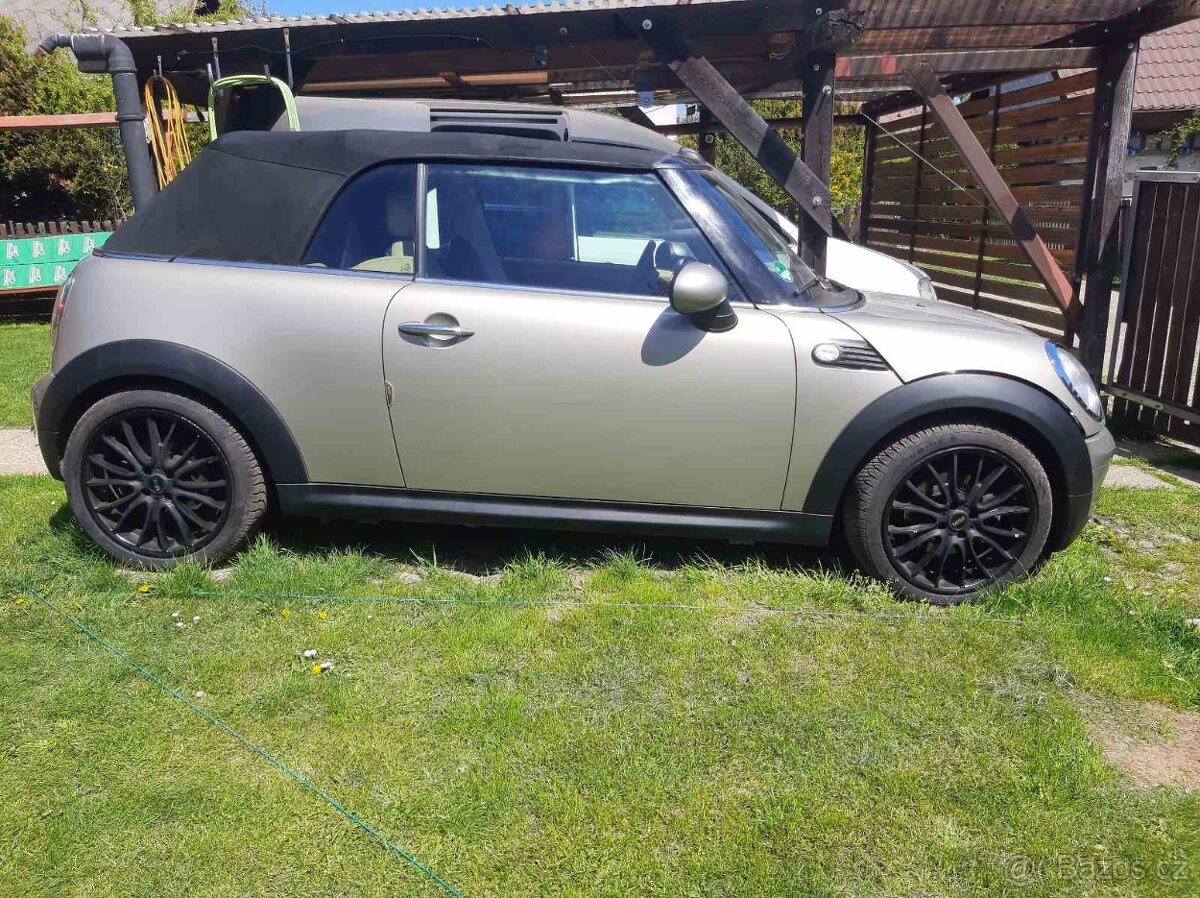 Míní Cooper Cabrio - 6