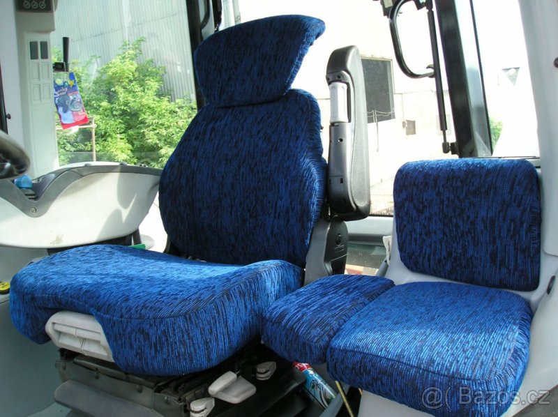 Prodám přesný potah do bagru KOMATSU - 6