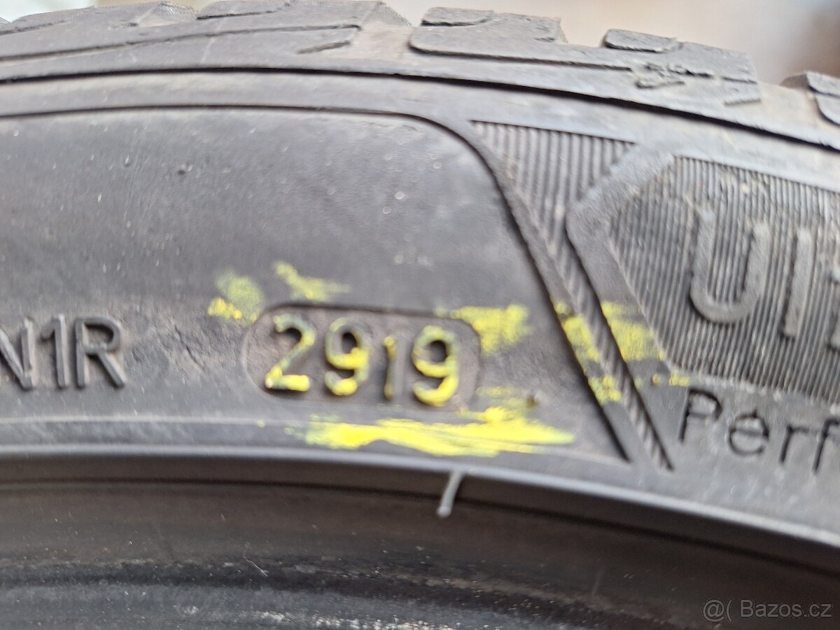 Prodám zimní pneu 225/45/17 Goodyear - 6