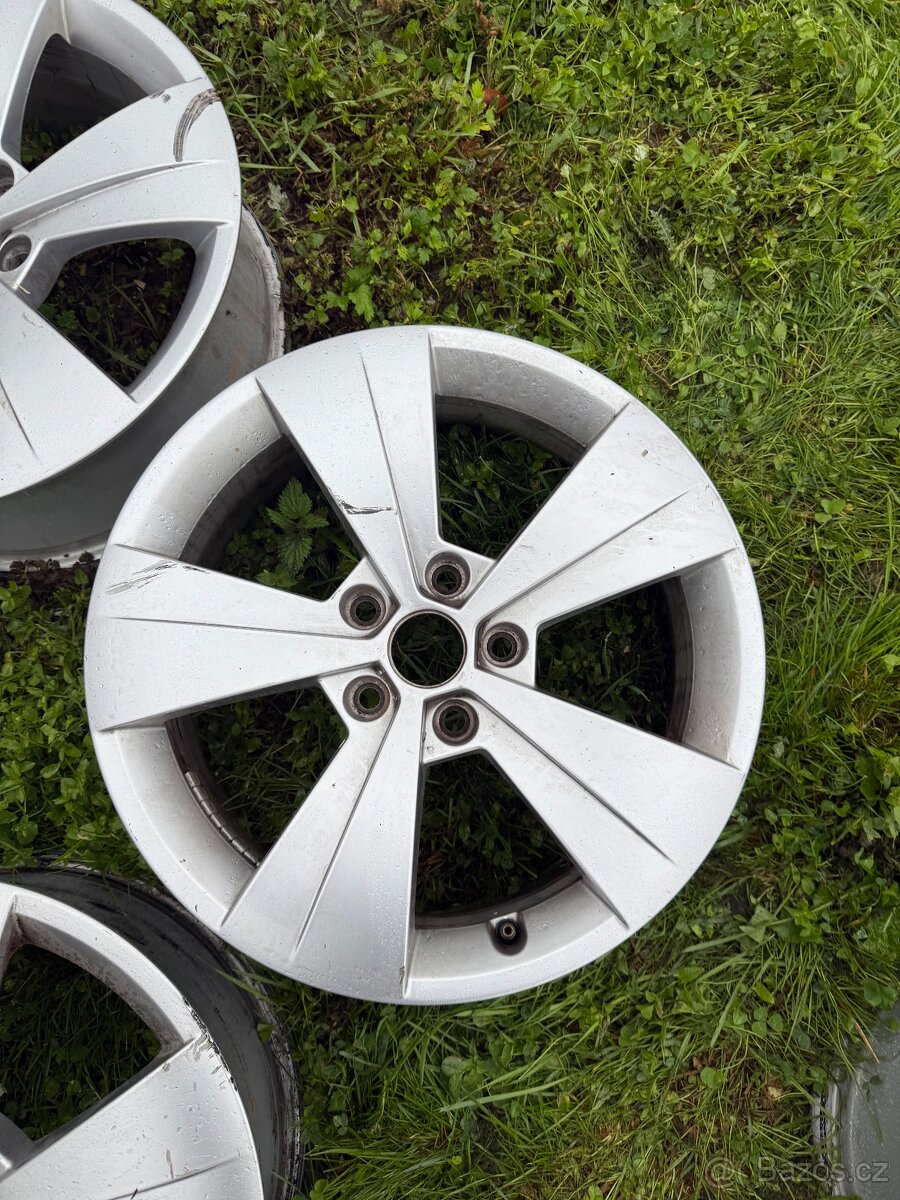 Hliníkove disky skoda superb 3 r17 et41 - 6