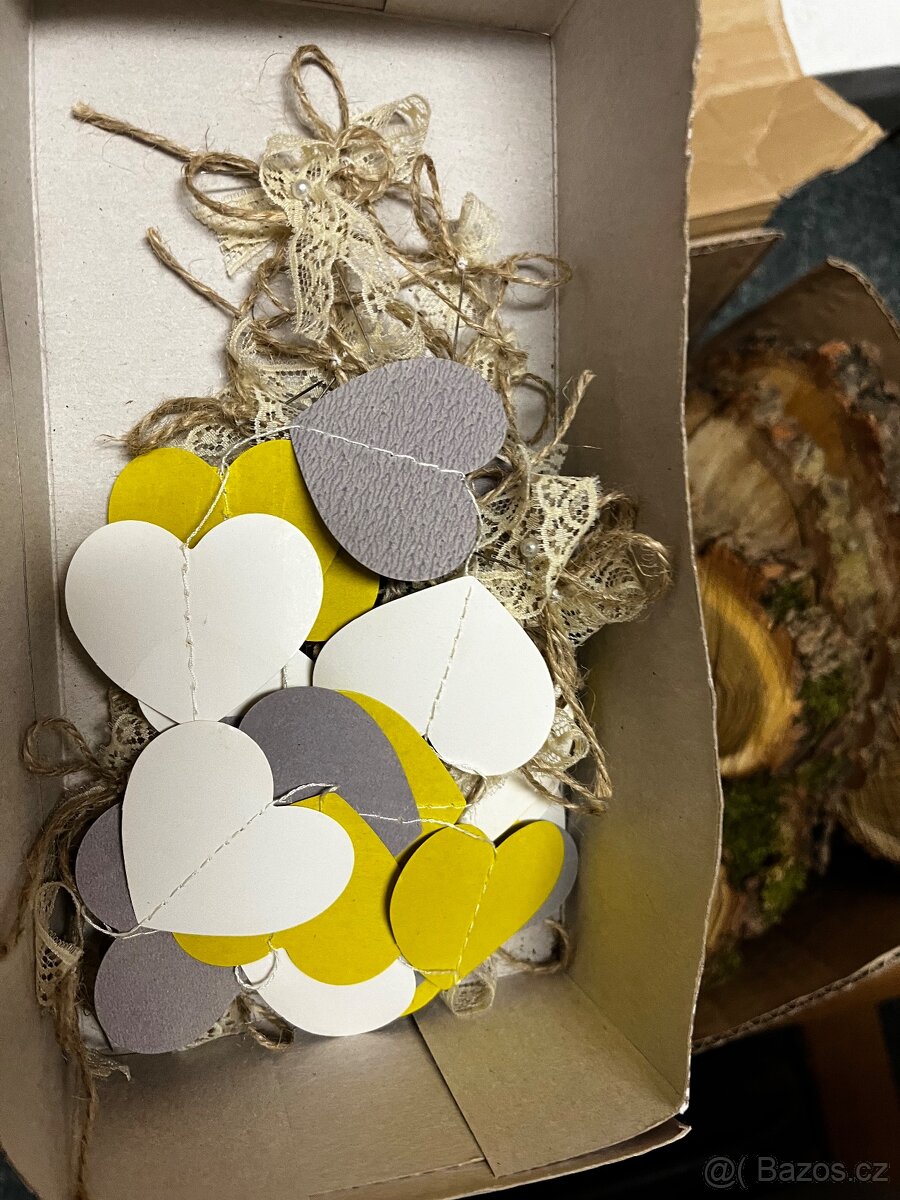 Svatební dekorace - sklenice, dřevěné podložky - 6