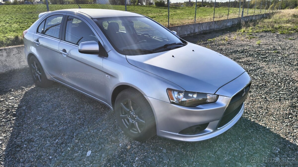 Mitsubishi Lancer 1.5 i ls - 6